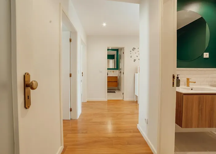 Bright Deluxe By Hosty