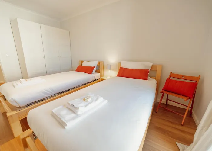 Bright Deluxe By Hosty