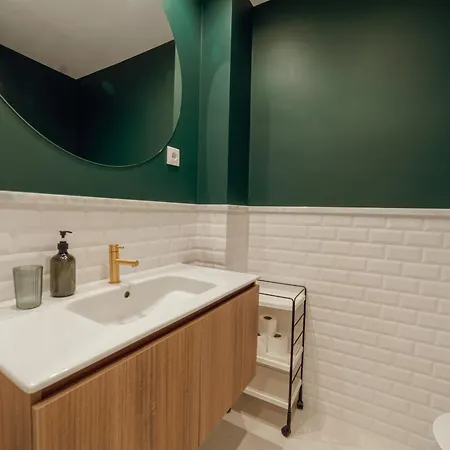 Bright Deluxe By Hosty Oporto