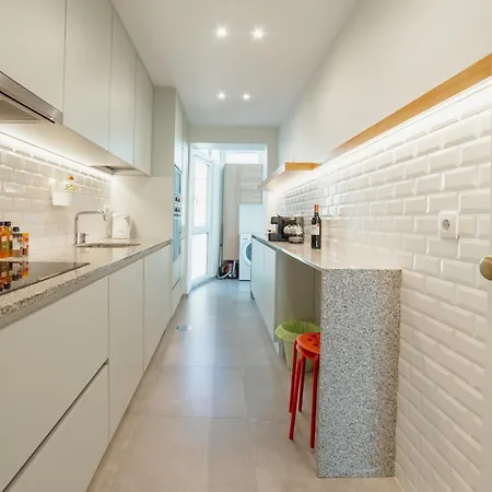 Bright Deluxe By Hosty