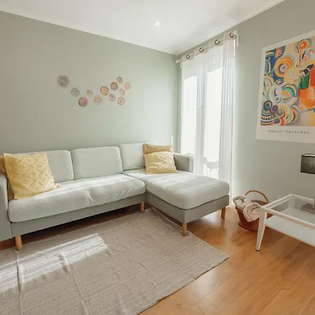 Bright Deluxe By Hosty *