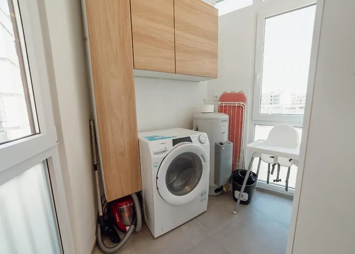 Bright Deluxe By Hosty Oporto