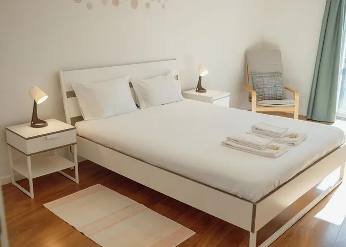 Apartment Bright Deluxe By Hosty Porto